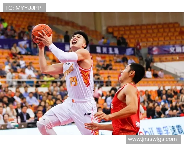 深圳篮球队个人能力深度解析与发展潜力探讨 深圳篮球队个人能力深度解析与发展潜力探讨