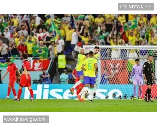 赛后分析:深圳足球队与重庆足球队的战术意识与表现对比探讨 赛后分析:深圳足球队与重庆足球队的战术意识与表现对比探讨