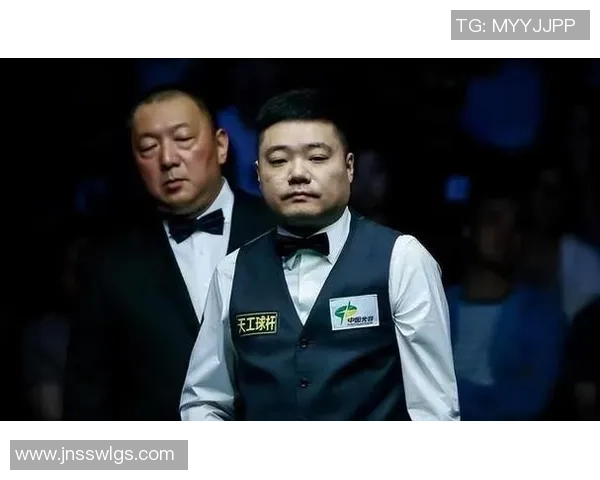 足球明星与斯诺克明星的巅峰对决谁将赢得更多荣耀与赞誉 足球明星与斯诺克明星的巅峰对决谁将赢得更多荣耀与赞誉