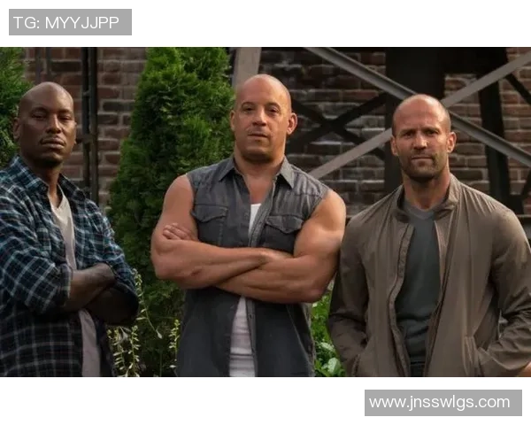 足球明星激情扔衣服瞬间引发热议网友纷纷猜测背后故事与含义 足球明星激情扔衣服瞬间引发热议网友纷纷猜测背后故事与含义